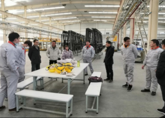 学院开展车辆系生产实习中期检查